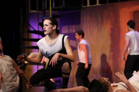 “Cabaret” Astonishes Viewers