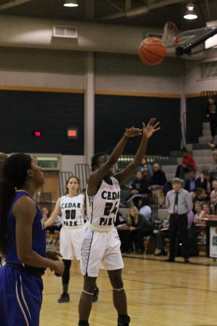 Girls Basketball Looks to Roll into the Playoffs