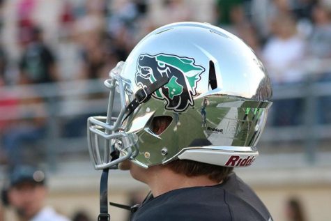 Wolves Hold Off East View to Extend Winning Streak