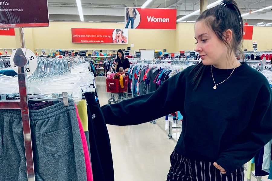 Junior Jaelyn Gray goes thrifting for her Instagram shop, KJTHRIFTING. “I was inspired to create this business so that I could do that makes me happy and along the way make other people happy, Gray said. 