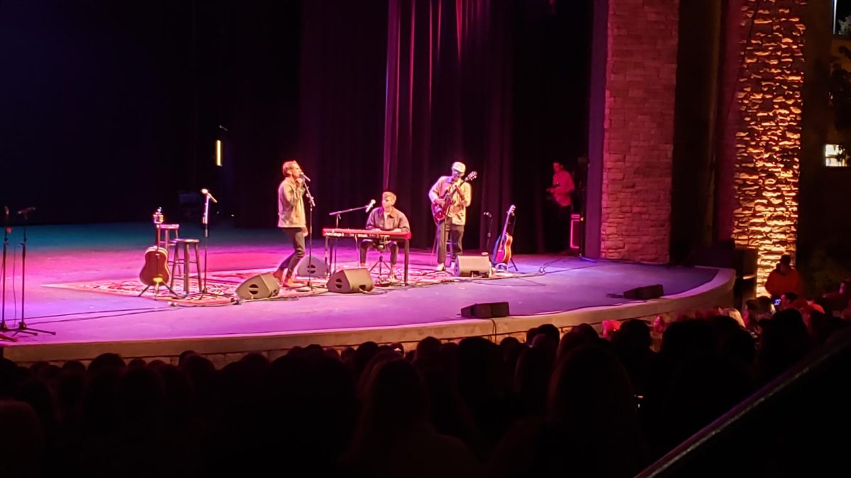 As part of Ben Rector’s Old Friends Acoustic Tour from 2023 to 2024, Rector made a stop in Sandy, Utah on Oct. 7. Performing in the concert were Ben Rector, Jordy Searcy, and Austin Goodloe. The concert took place in the outdoor Sandy Amphitheater with three musical instruments: the keyboard, guitar, and bass.